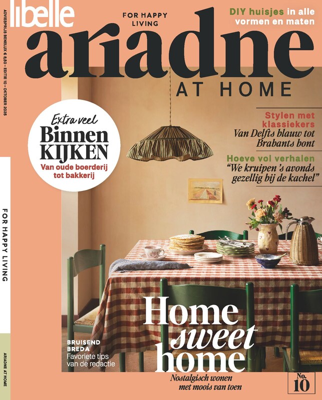 Cover van Ariadne at Home