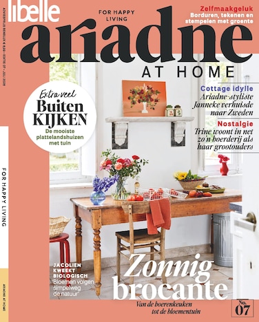 Cover van Ariadne at Home