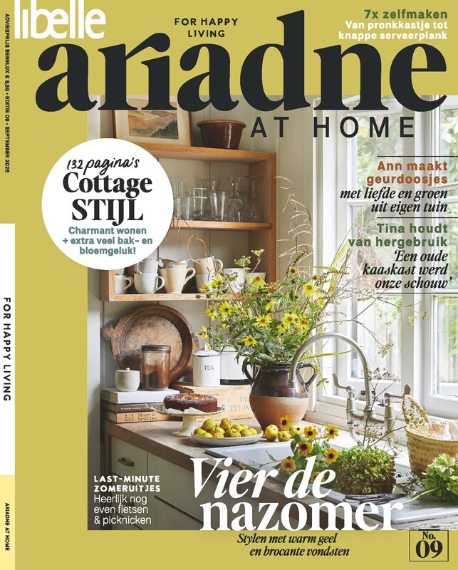 Cover van Ariadne at Home