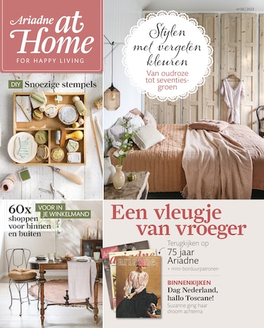 Cover van Ariadne at Home
